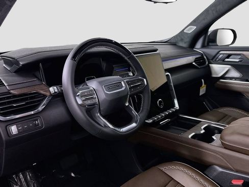 New 2026 GMC Acadia Denali Ultimate AWD/4WD image 9