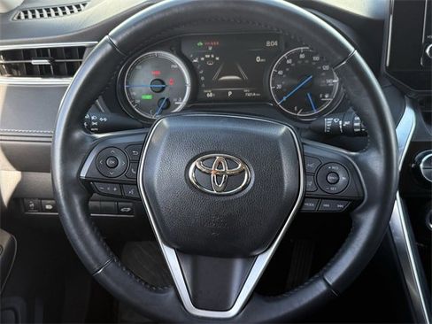 Used 2024 Toyota Venza LE image 12