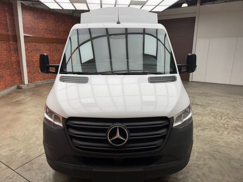Used 2024 Mercedes-Benz Sprinter 4500 image 18