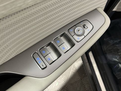 Used 2024 Hyundai Palisade Calligraphy image 15