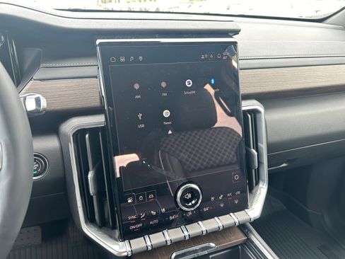 New 2026 GMC Acadia Denali w/ Super Cruise Package image 17