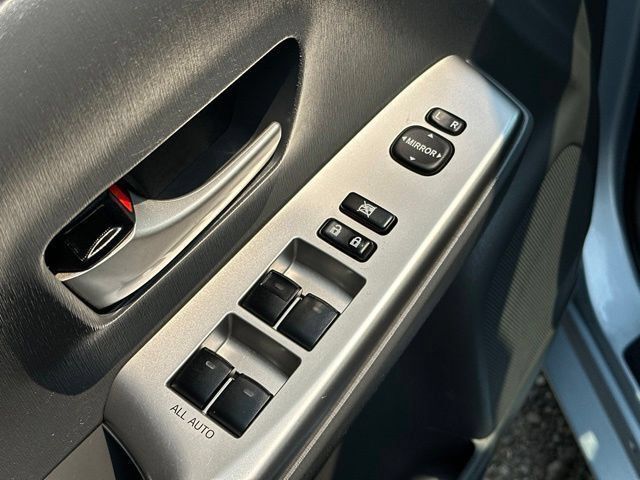 Used 2012 Toyota Prius V Five FWD image 16
