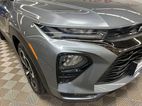 Used 2021 Chevrolet TrailBlazer RS w/ Sun and Liftgate Package FWD image 5