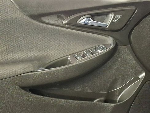 Used 2017 Chevrolet Malibu LT image 14