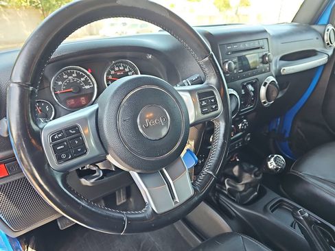 Used 2016 Jeep Wrangler Unlimited Rubicon AWD/4WD image 15