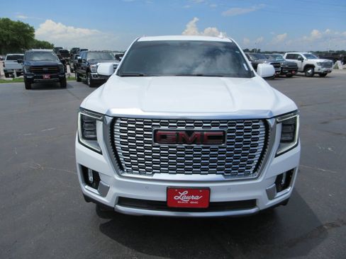 Used 2021 GMC Yukon Denali w/ Denali Ultimate Package AWD/4WD image 11