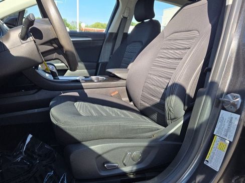 Used 2016 Ford Fusion SE FWD image 19