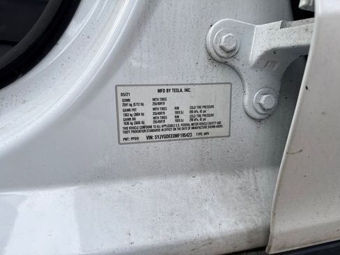 Used 2021 Tesla Model Y Long Range image 16