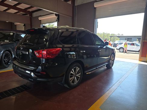 Used 2020 Nissan Pathfinder SL image 6