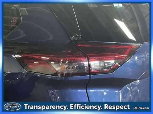 Certified 2021 Nissan Rogue SV image 11