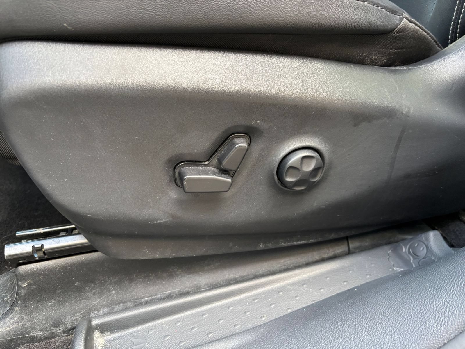 Used 2025 Chrysler Pacifica Select FWD image 21