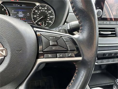 Used 2024 Nissan Altima 2.5 SR image 14