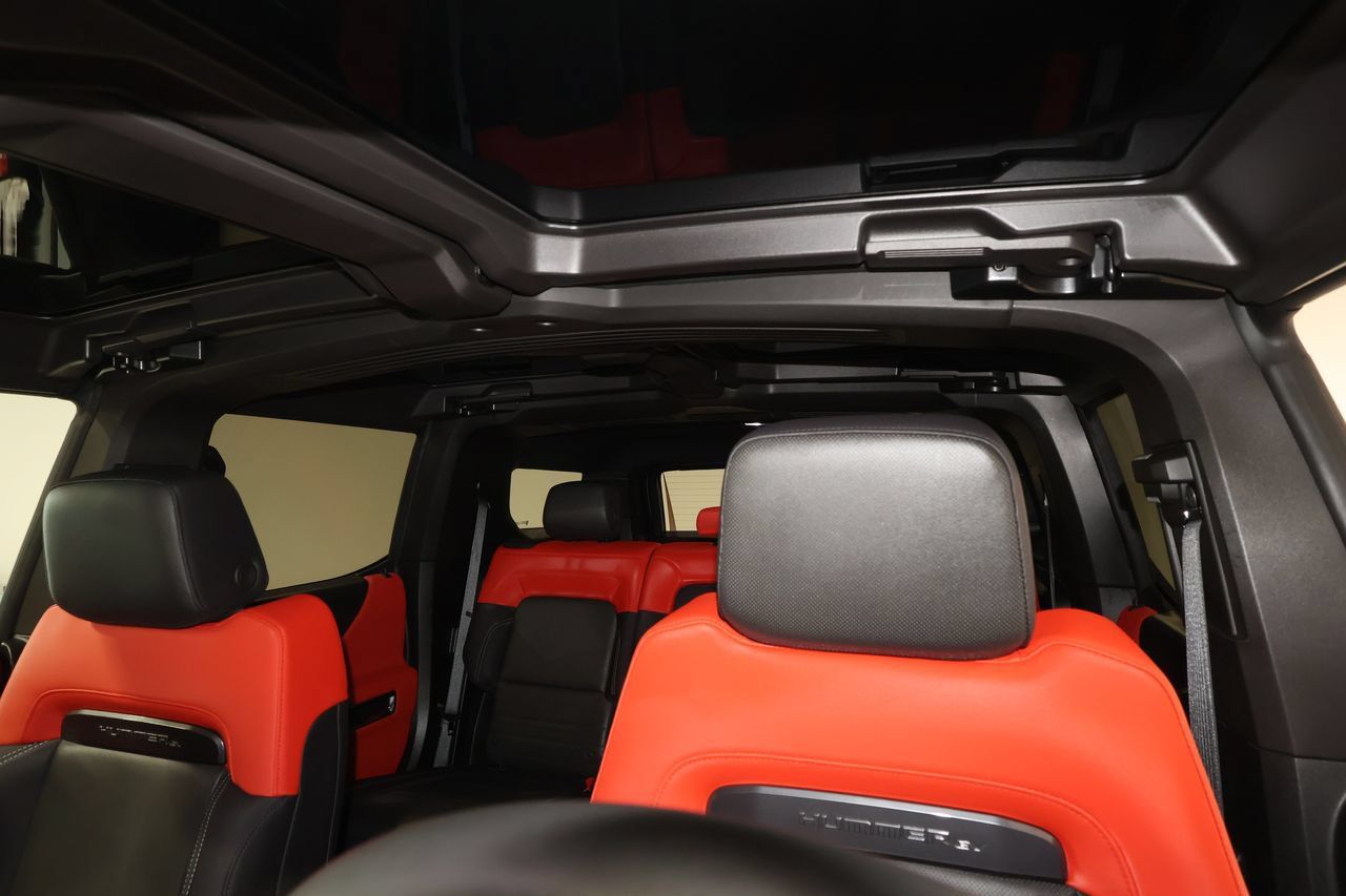 Certified 2026 GMC Hummer EV 3X w/ Carbon Fiber Edition Package AWD/4WD image 17