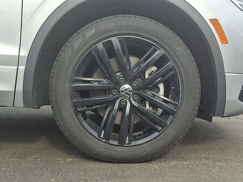 Used 2022 Volkswagen Tiguan SE R-Line AWD/4WD image 7