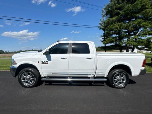 Used 2018 RAM 3500 Laramie Longhorn AWD/4WD image 3