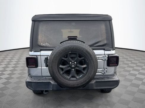 Used 2018 Jeep Wrangler Unlimited Sport S AWD/4WD image 7