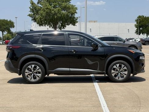 Used 2022 Nissan Rogue SV FWD image 3