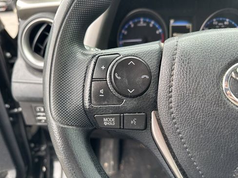 Used 2018 Toyota RAV4 LE image 20