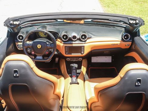 Used 2015 Ferrari California T RWD image 66