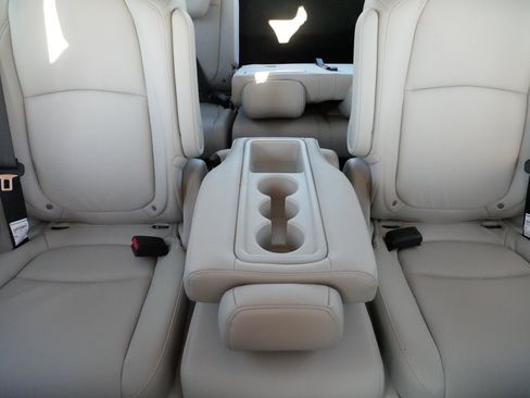 Certified 2026 Honda Odyssey EX-L image 13