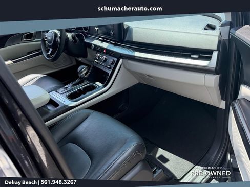 Used 2024 Kia Carnival LX FWD image 17