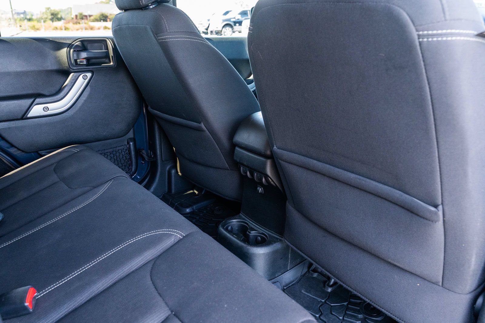Used 2017 Jeep Wrangler Unlimited Sahara AWD/4WD image 14