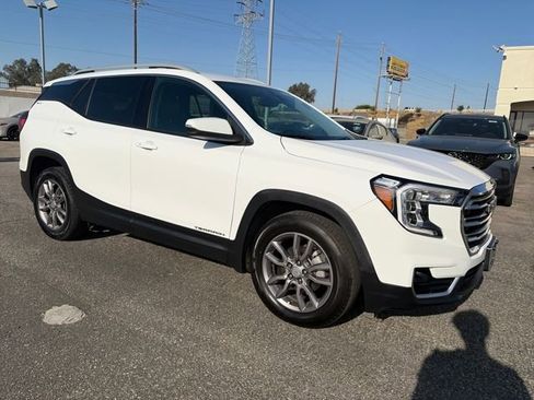 Used 2024 GMC Terrain SLT FWD image 7