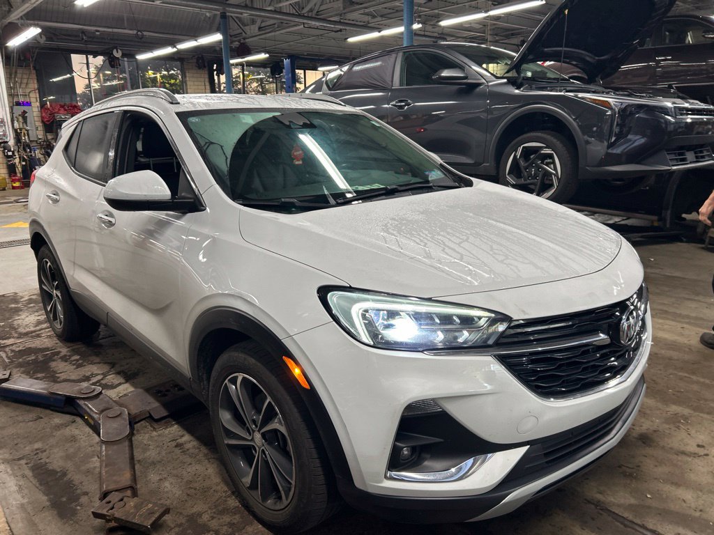 Used 2022 Buick Encore GX Essence FWD image 2