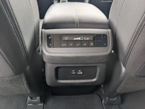 Used 2025 Nissan Pathfinder SV FWD image 28