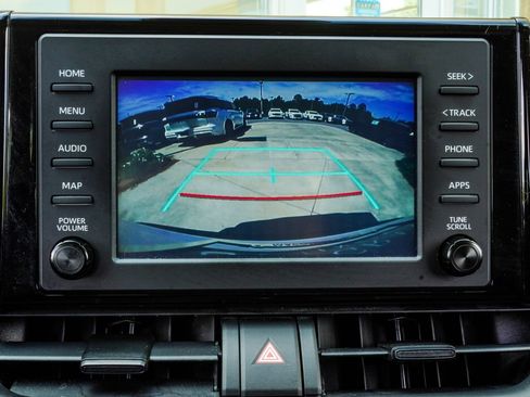 Used 2019 Toyota RAV4 LE FWD image 27
