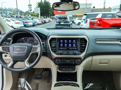 Used 2023 GMC Acadia Denali AWD/4WD image 8