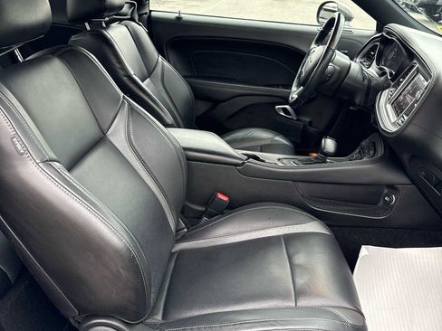 Used 2023 Dodge Challenger SXT w/ Plus Package image 9