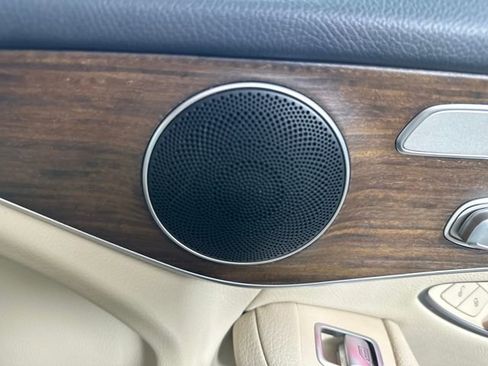 Used 2022 Mercedes-Benz GLC 300 4MATIC image 28