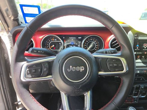 Used 2023 Jeep Gladiator Rubicon w/ Trailer Tow Package AWD/4WD image 10