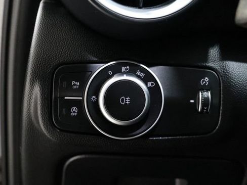 Used 2017 Alfa Romeo Giulia AWD image 19