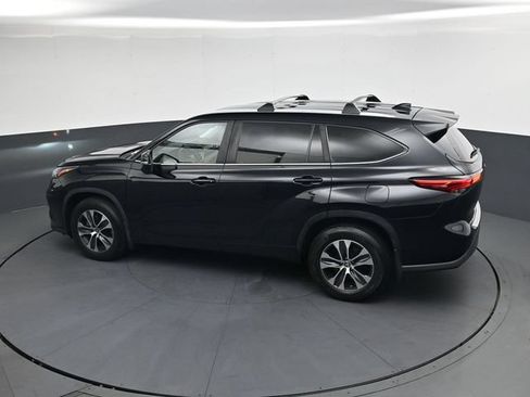 Used 2023 Toyota Highlander XLE AWD/4WD image 26