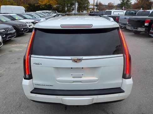 Used 2016 Cadillac Escalade ESV Premium image 11