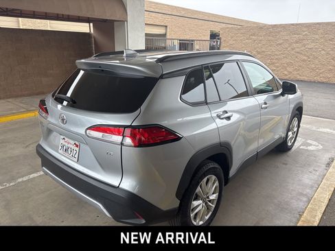 Used 2024 Toyota Corolla Cross LE image 3
