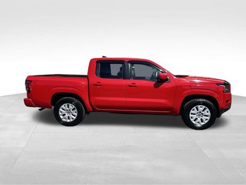 Used 2022 Nissan Frontier SV RWD image 2