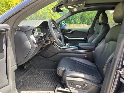 Used 2024 Audi Q8 Prestige AWD/4WD image 9