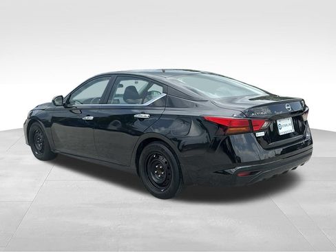 Used 2024 Nissan Altima 2.5 S FWD image 6