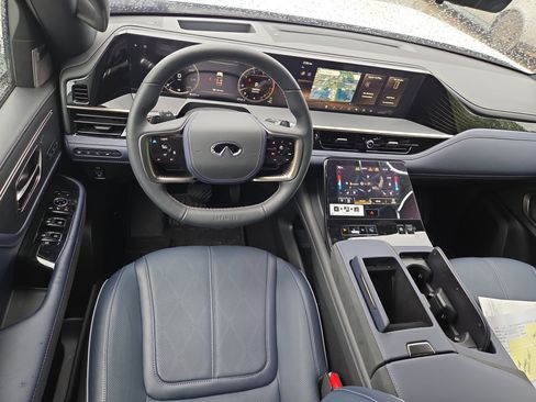Used 2026 INFINITI QX80 4WD w/ Sport Exterior Package image 8
