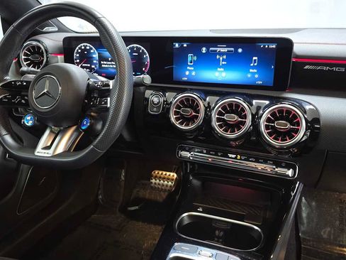 Used 2024 Mercedes-Benz CLA 35 AMG 4MATIC image 11