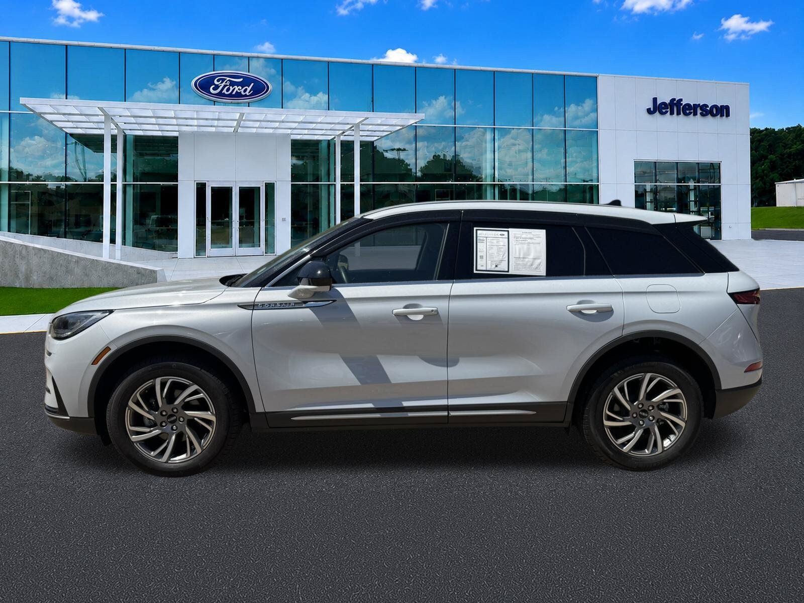 Used 2025 Lincoln Corsair FWD image 4