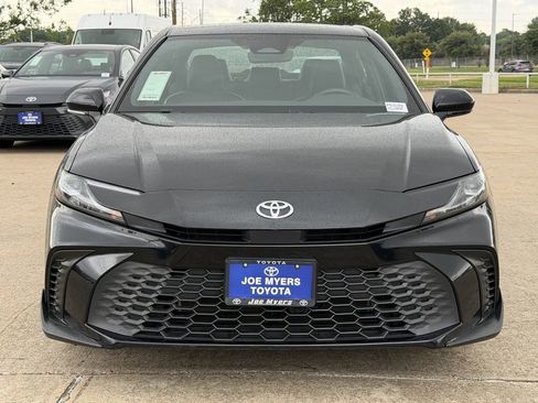 Used 2025 Toyota Camry SE w/ Convenience Package AWD/4WD image 3