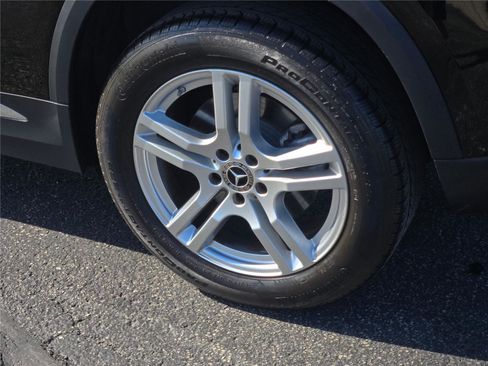 Used 2023 Mercedes-Benz GLA 250 4MATIC w/ Premium Package image 17