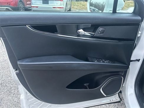 Used 2021 Lincoln Nautilus AWD w/ Equipment Group 101A image 10