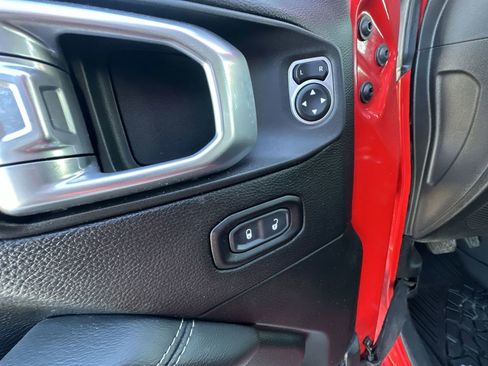 Used 2019 Jeep Wrangler Unlimited Sahara w/ Safety Group image 24