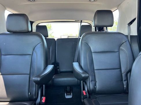 Used 2021 Chevrolet Traverse Premier w/ Redline Edition AWD/4WD image 32