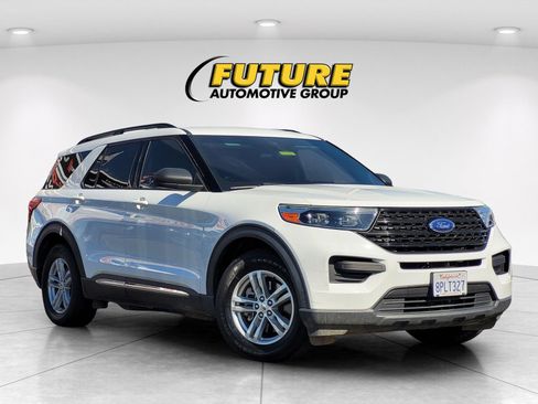 Used 2020 Ford Explorer XLT image 1